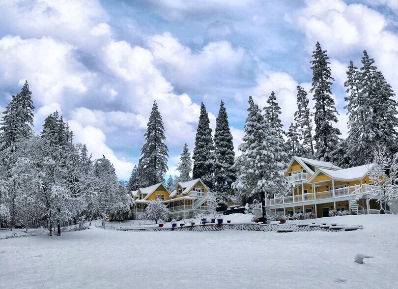 More Photos Of 7567 Hamilton Station Loop, Groveland Hospitality For Sale