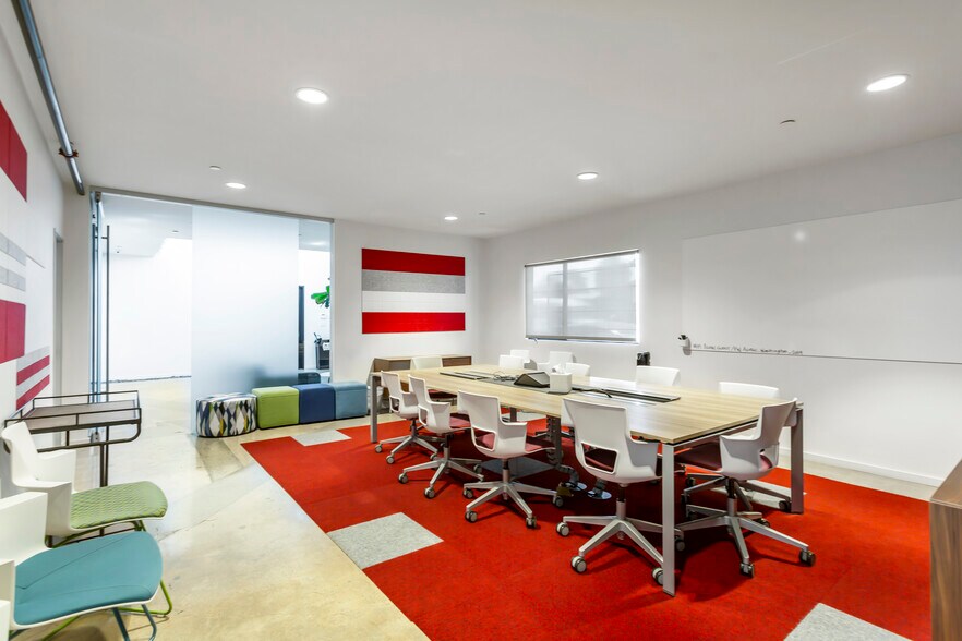More Photos Of 5285 W Washington Blvd, Los Angeles Loft Creative Space For Lease
