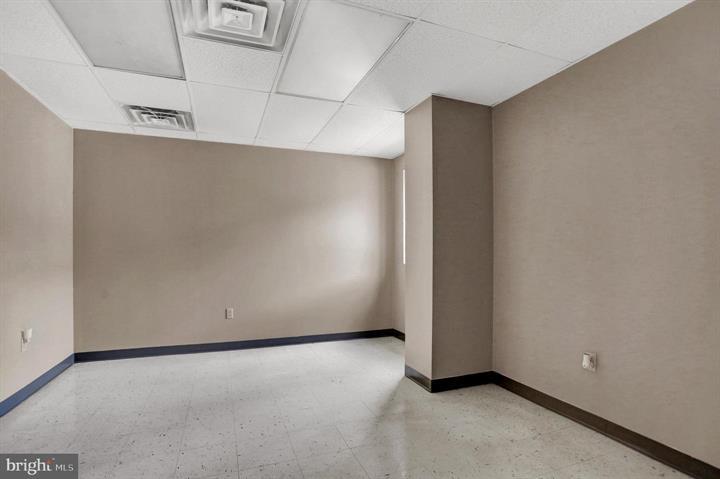 More Photos Of 57 W Shortcut Rd, Newport Showroom For Sale