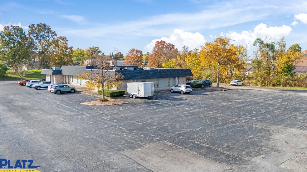 More Photos Of 5208 Mahoning Ave, Austintown Office For Lease