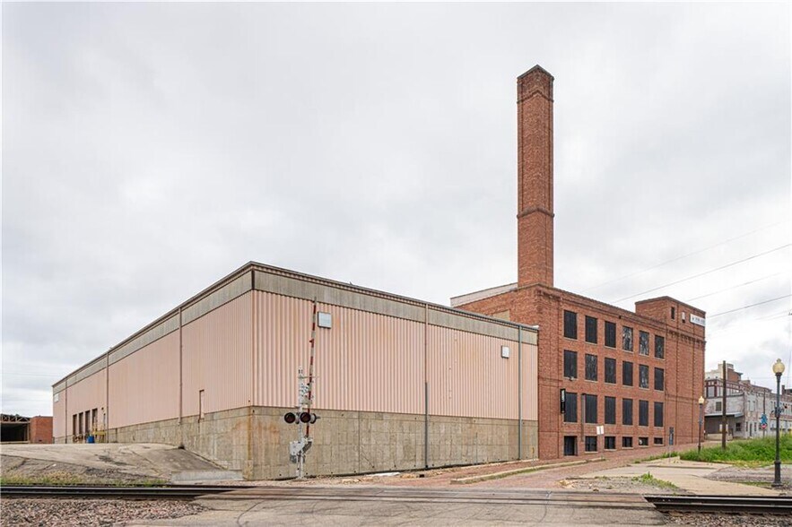 More Photos Of 202 Main St, Saint Joseph Refrigeration Cold Storage For Lease