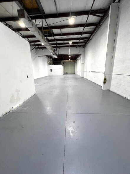 More Photos Of 3945 Tollhouse Dr, Naples Warehouse For Lease