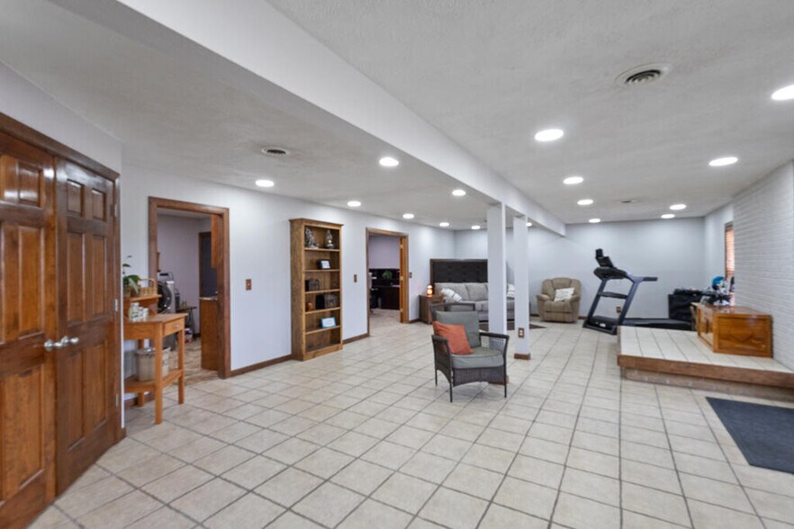 More Photos Of 19824 State Highway 112, Cassville Apartments For Sale