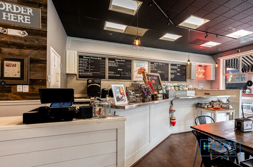 More Photos Of 188 Main St, Annapolis Storefront For Sale