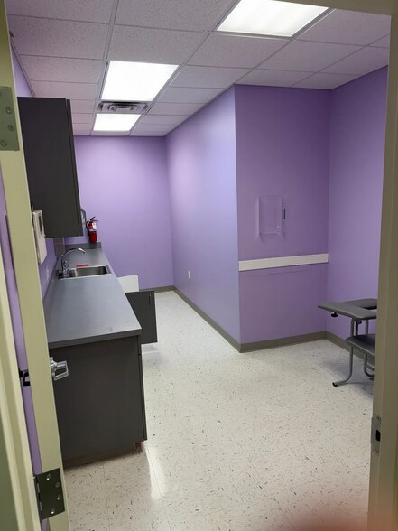 More Photos Of 13900 Quailbrook Dr, Oklahoma City Medical For Lease