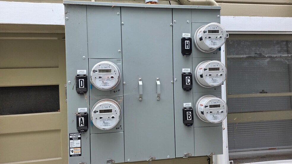 More Photos Of 1523-1527 Verdi St, Alameda Apartments For Sale