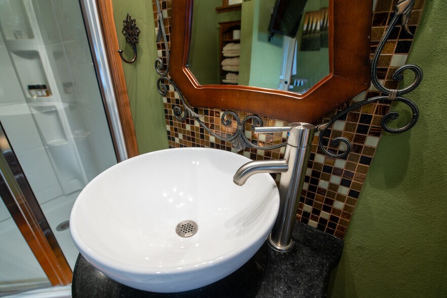 More Photos Of 143 Church Ave, Oshkosh Hospitality For Sale