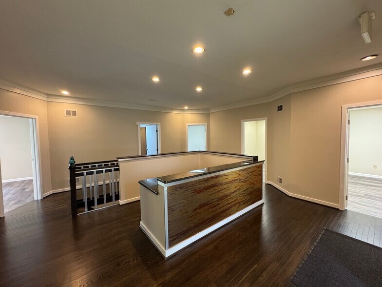 More Photos Of 5126-5130 Blazer Memorial Pky, Dublin Office For Lease