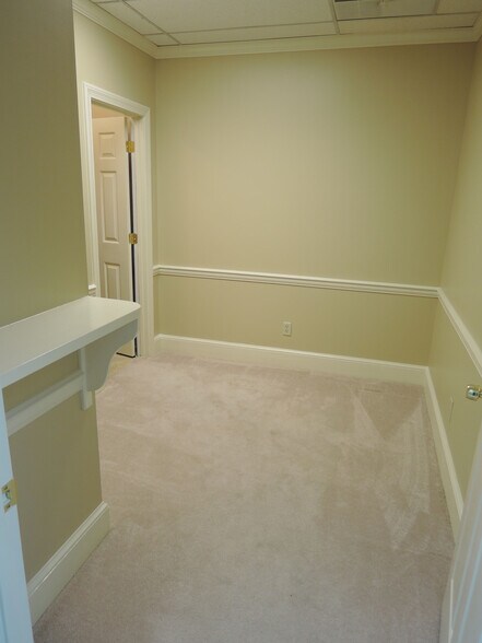 More Photos Of 200 Market Pl, Roswell Office Residential For Sale