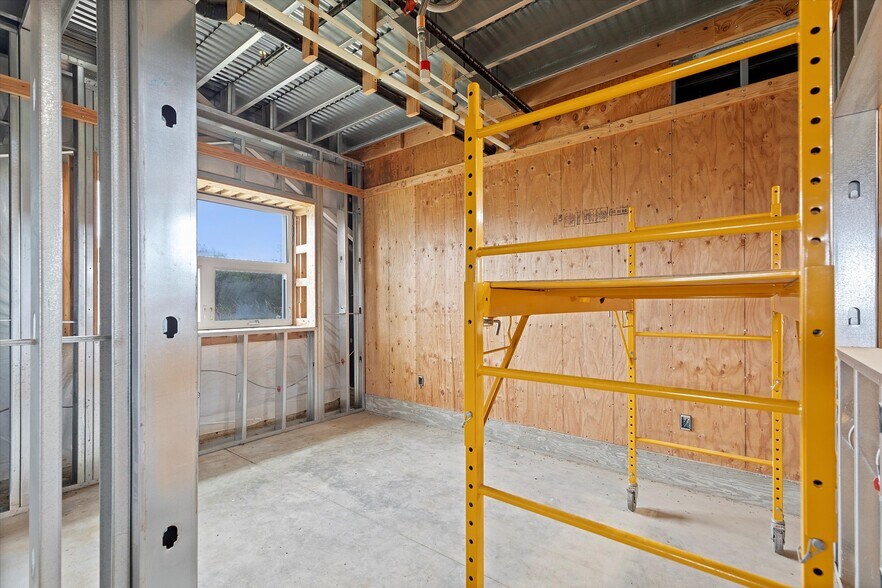 More Photos Of 1025 NW Grove st, Newport Industrial For Sale