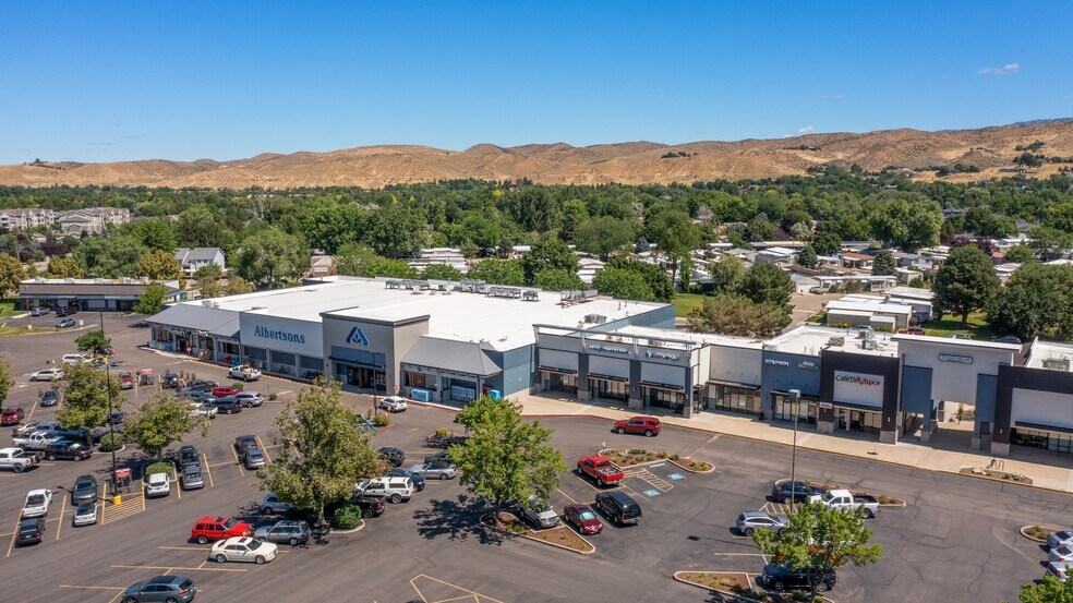 More Photos Of 6910-7100 W State St, Boise Storefront For Sale
