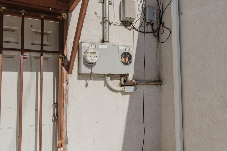 More Photos Of 3117 E 13th St, Wichita Freestanding For Sale