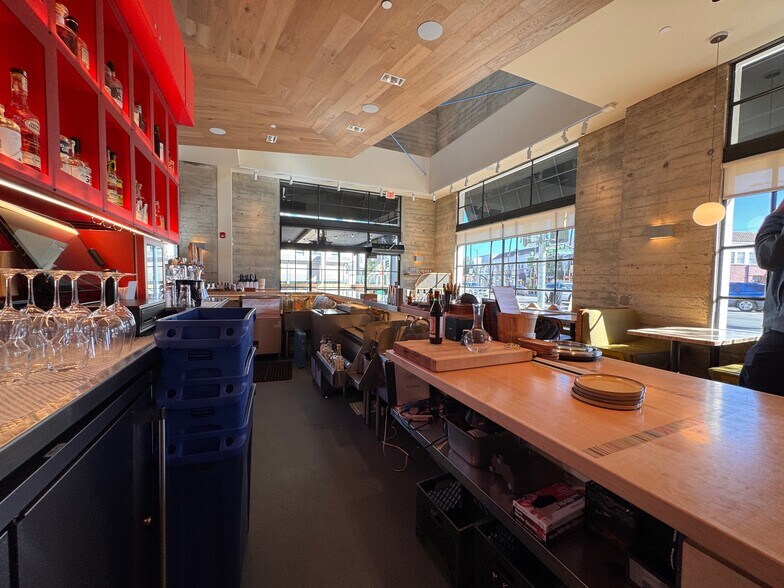 More Photos Of 3273 Helms Ave, Culver City General Retail For Lease