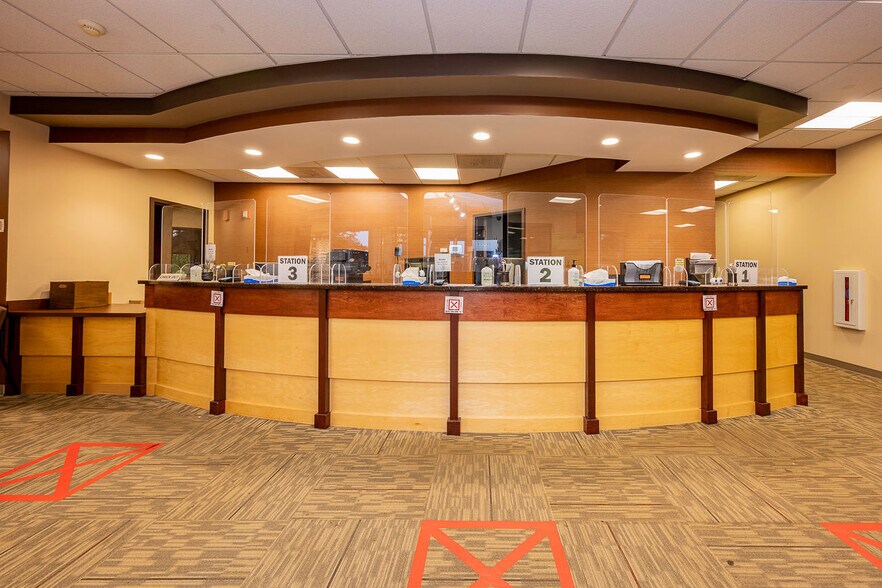 More Photos Of 301-303 Sterling Dr, Orchard Park Medical For Lease