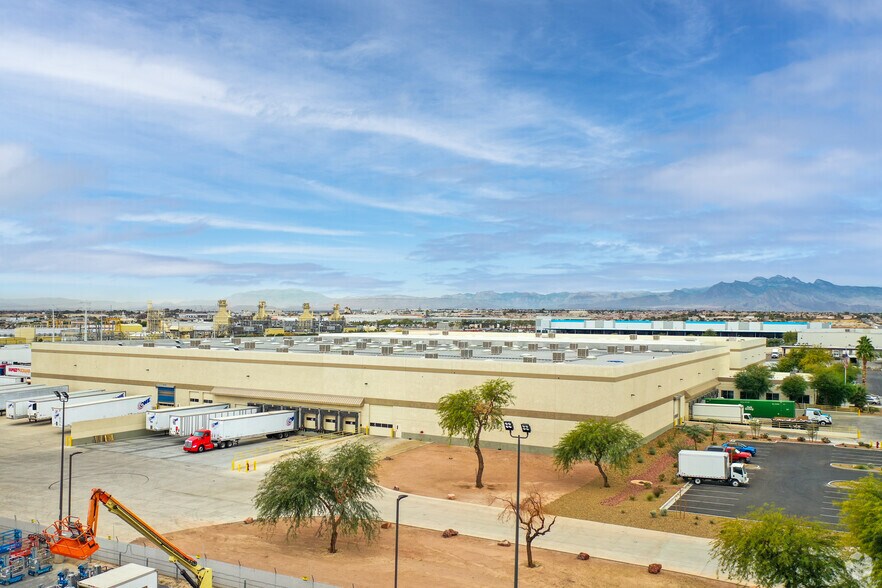 More Photos Of 4141 Distribution Cir, North Las Vegas Distribution For Lease