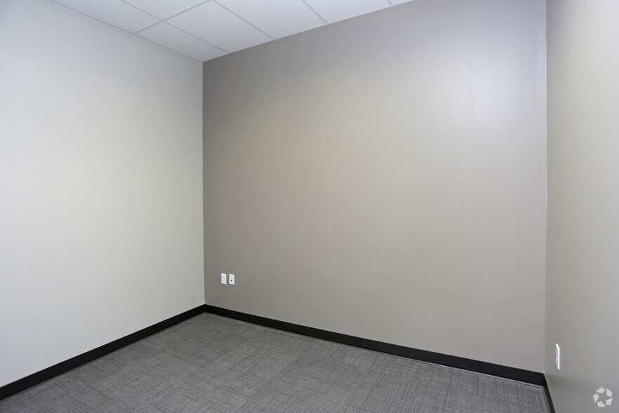 More Photos Of 545 E University Pky, Orem Office For Lease