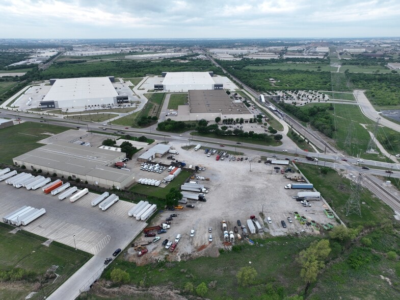 More Photos Of 3900 N Beach St, Haltom City Warehouse For Sale