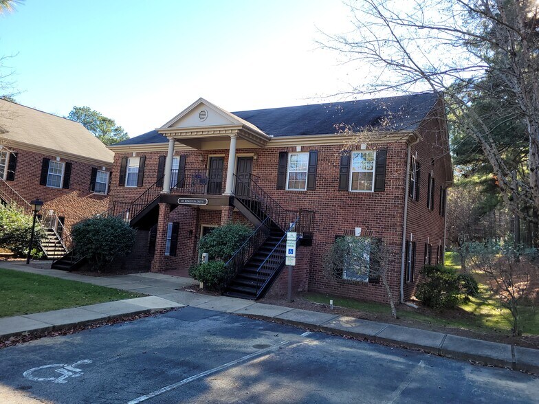 More Photos Of 123 Kingston Dr, Chapel Hill Loft Creative Space For Lease