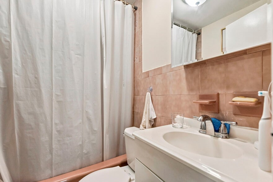More Photos Of 300 Garden St, Hoboken Apartments For Sale