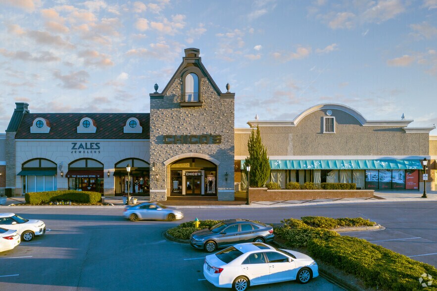 More Photos Of 5000-5084 Pinnacle Sq, Birmingham Storefront For Lease