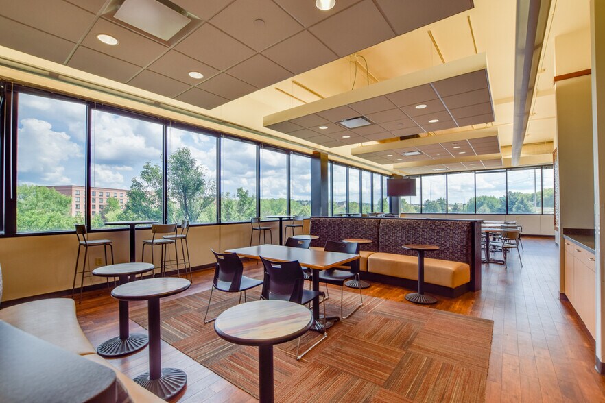 More Photos Of 10 Terrace Ct, Madison Office For Lease