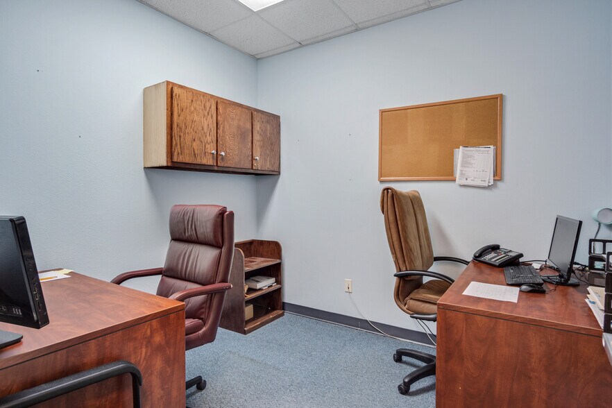 More Photos Of 5506 Broadway Blvd, Garland Medical For Sale