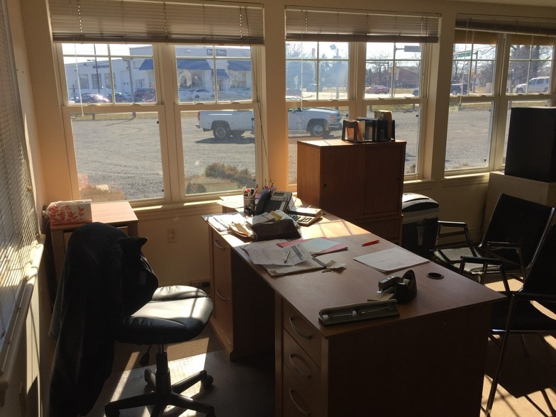 More Photos Of 1499 E Philadelphia Ave, Gilbertsville Storefront Retail Residential For Sale