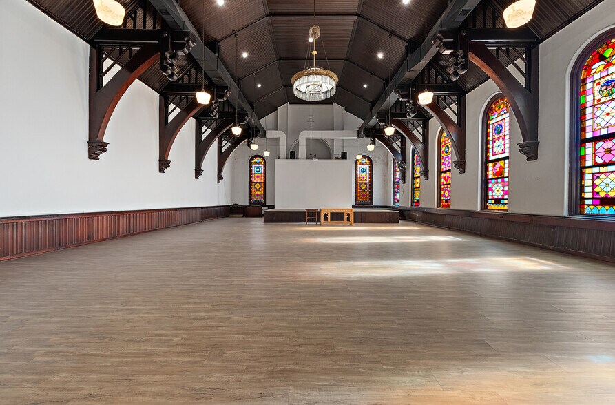 More Photos Of 1000 Madison Ave, Pittsburgh Religious Facility For Sale