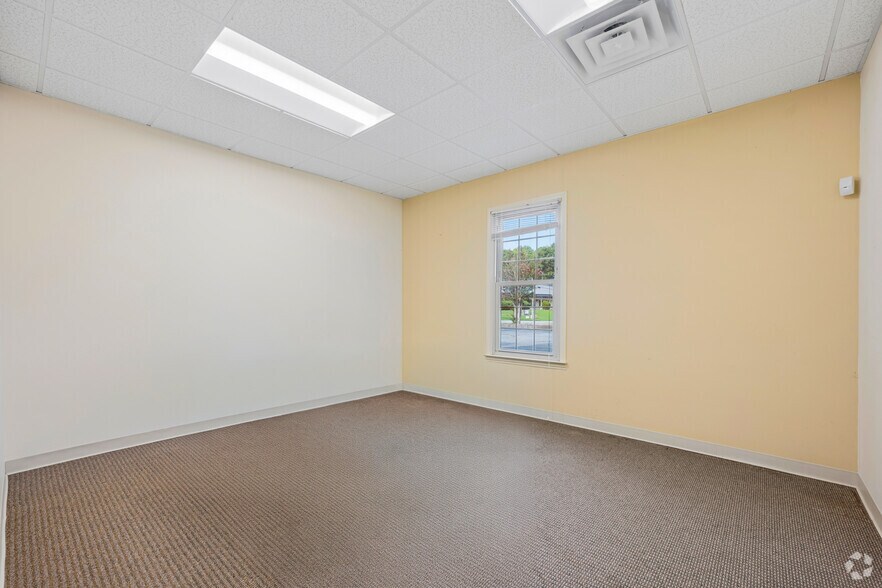 More Photos Of 3690 N Peachtree Rd, Atlanta Loft Creative Space For Lease