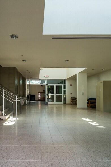 More Photos Of 1600 Saint Michaels Dr, Santa Fe Unknown For Lease