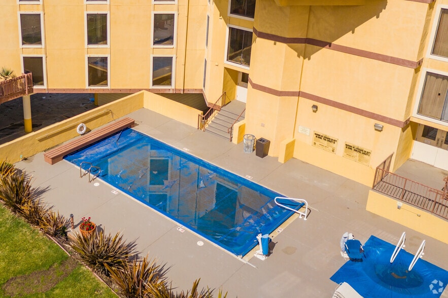 More Photos Of 101-195 Rockaway Beach Ave, Pacifica Hotel For Sale