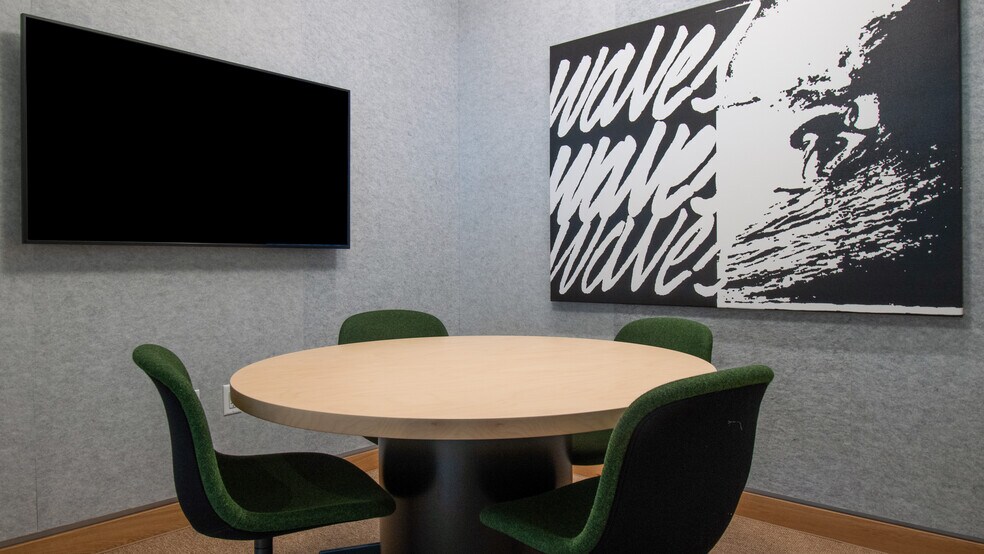 More Photos Of 7272 Wisconsin Ave, Bethesda Office For Sale