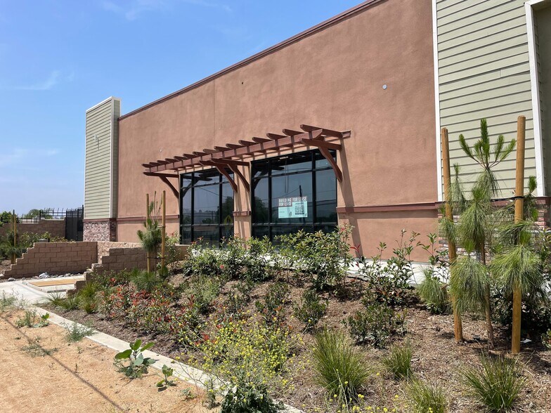 More Photos Of 8254 Mission Blvd, Jurupa Valley Unknown For Lease