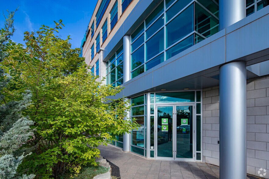 More Photos Of 586 Argus Rd, Oakville Office For Lease