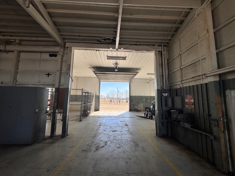 More Photos Of 440 E Backbone Rd, Princeton Warehouse For Sale