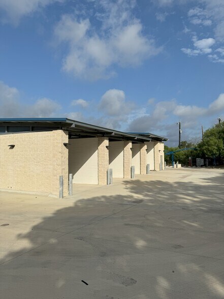 More Photos Of 1443 E Sunshine Dr, San Antonio Carwash For Sale