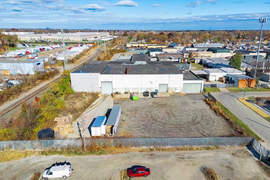 More Photos Of 13881 Elmira St, Detroit Manufacturing For Sale