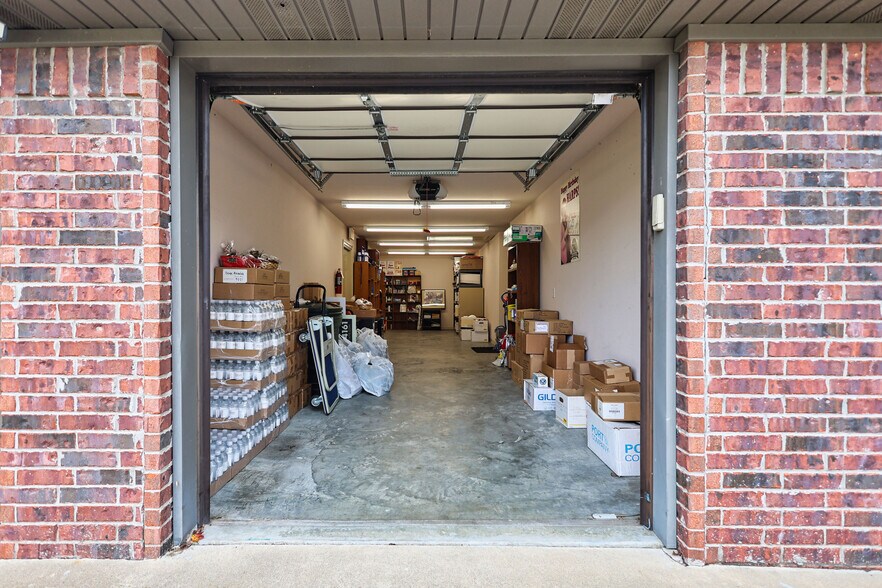 More Photos Of 1391 Plaza Pl, Springdale Office For Sale