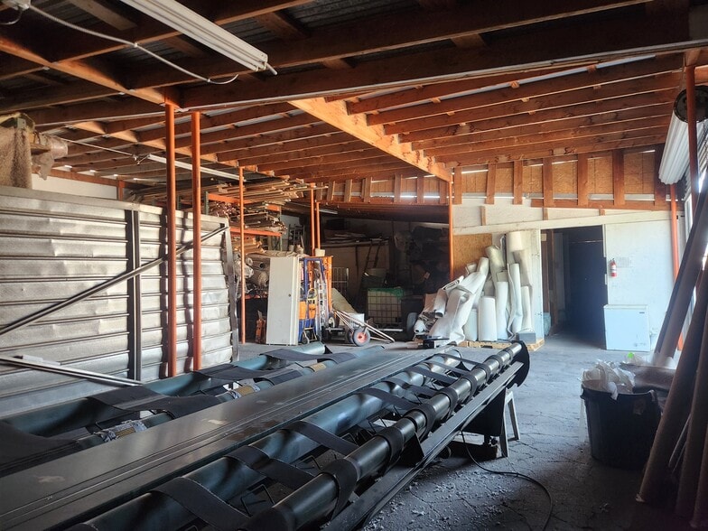 More Photos Of 2916 Brundage Ln, Bakersfield Auto Repair For Sale