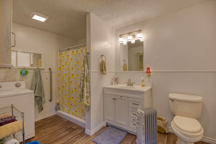 More Photos Of 6750 Or-126 Hwy, Florence Marina For Sale