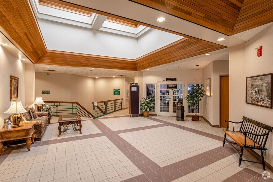 More Photos Of 1801 Forest Hills Blvd, Bella Vista Medical For Lease