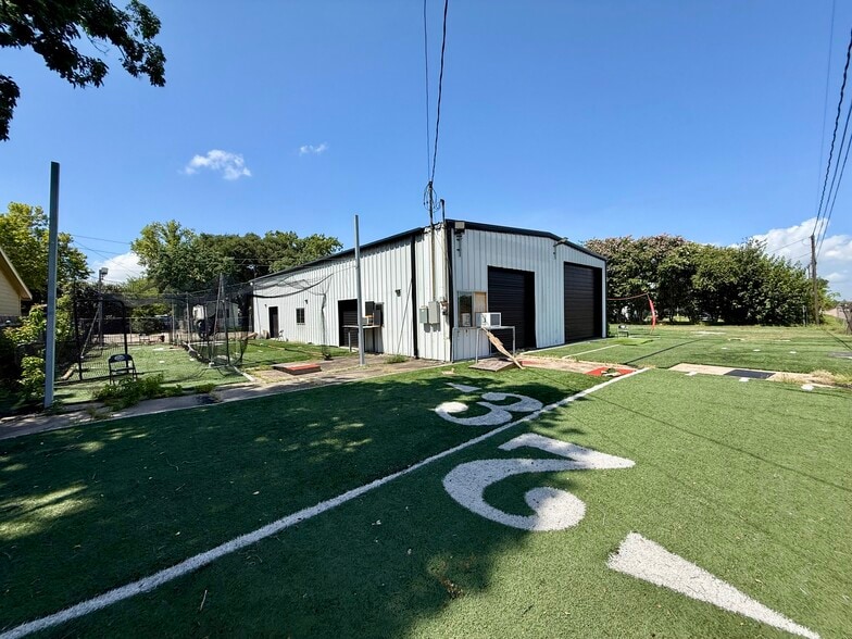 More Photos Of 108 Schilling St, Baytown Warehouse For Lease