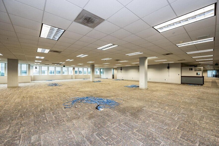 More Photos Of 4515 N River Blvd, Cedar Rapids Unknown For Lease