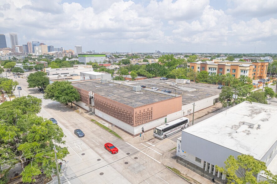 Primary Photo Of 3333 Fannin St, Houston Office For Sale