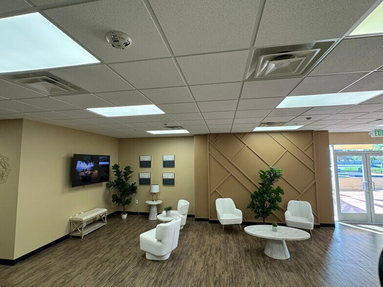 More Photos Of 1361 N Alma School Rd, Chandler Restaurant For Lease