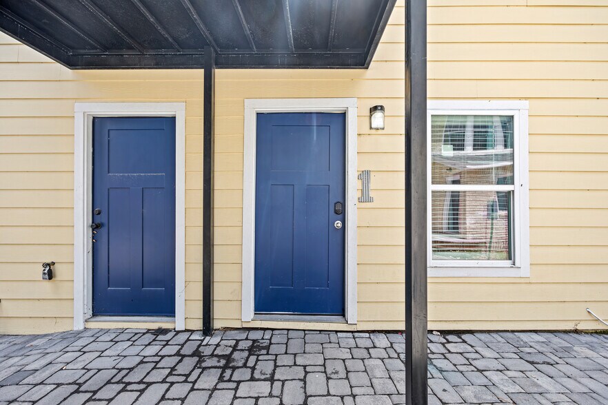 More Photos Of 2512 Calumet St, Houston Apartments For Sale