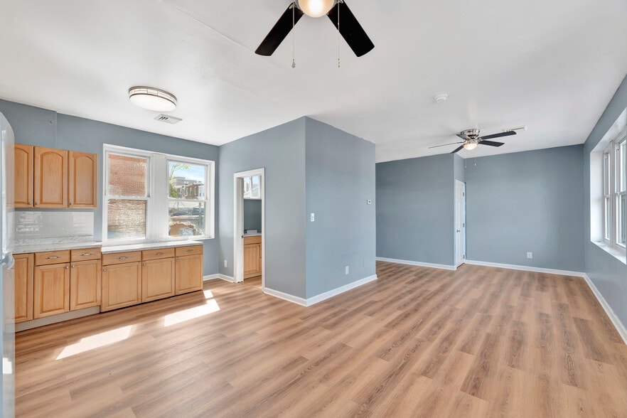 More Photos Of 804 N Lincoln St, Wilmington Storefront Retail Residential For Sale