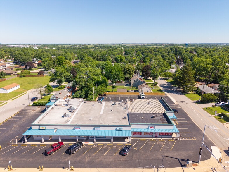 More Photos Of 800 Theodore, Crest Hill Convenience Store For Sale