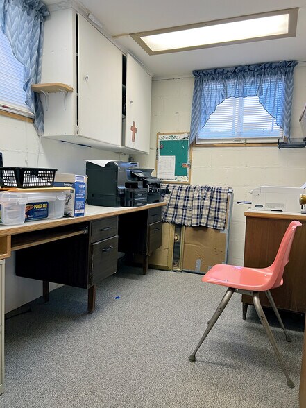 More Photos Of 1102 D St, Fairbury Specialty For Sale