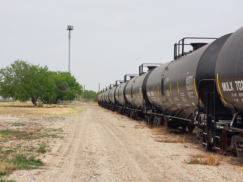 More Photos Of 3600 Formosa Ave, McAllen Distribution For Lease